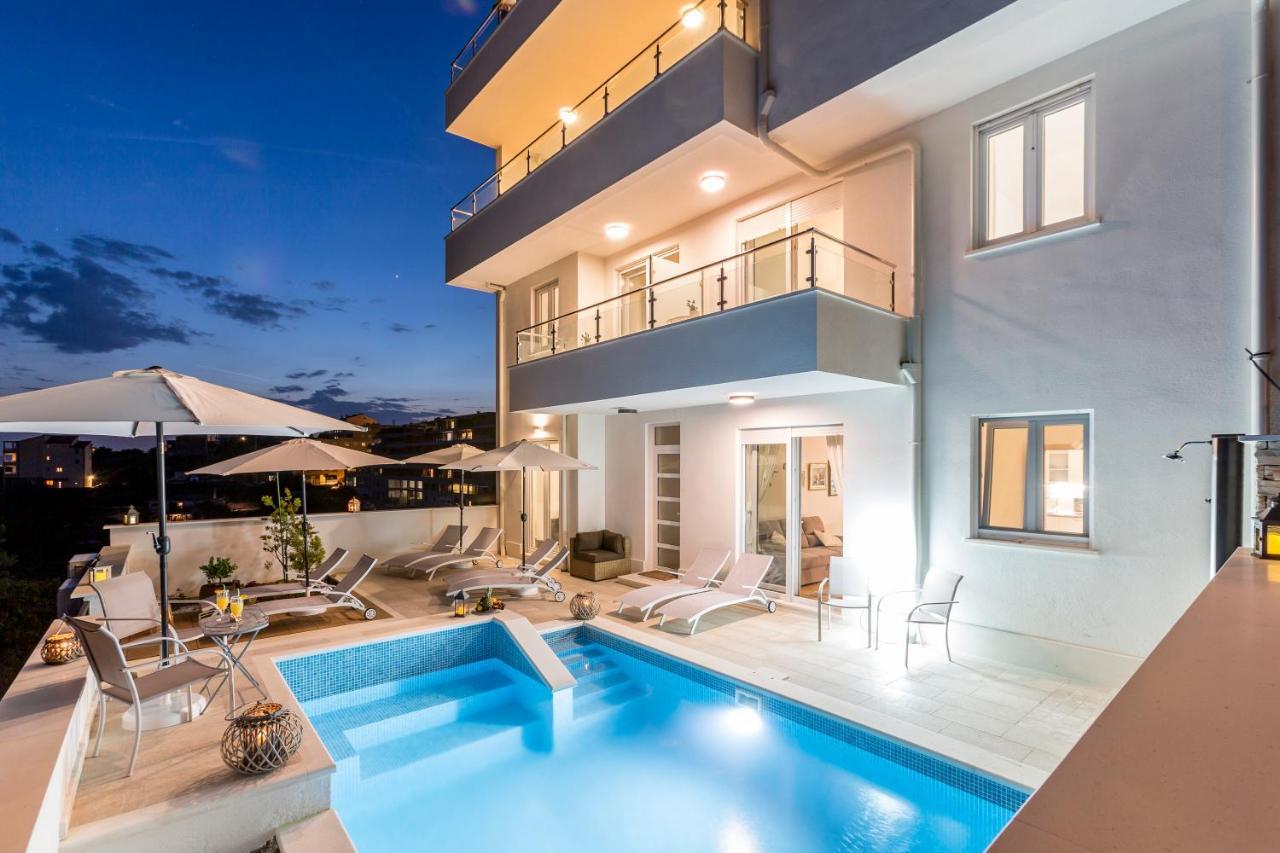 Luxury Villa Bello Horizonte With Swimming Pool Split Extérieur photo