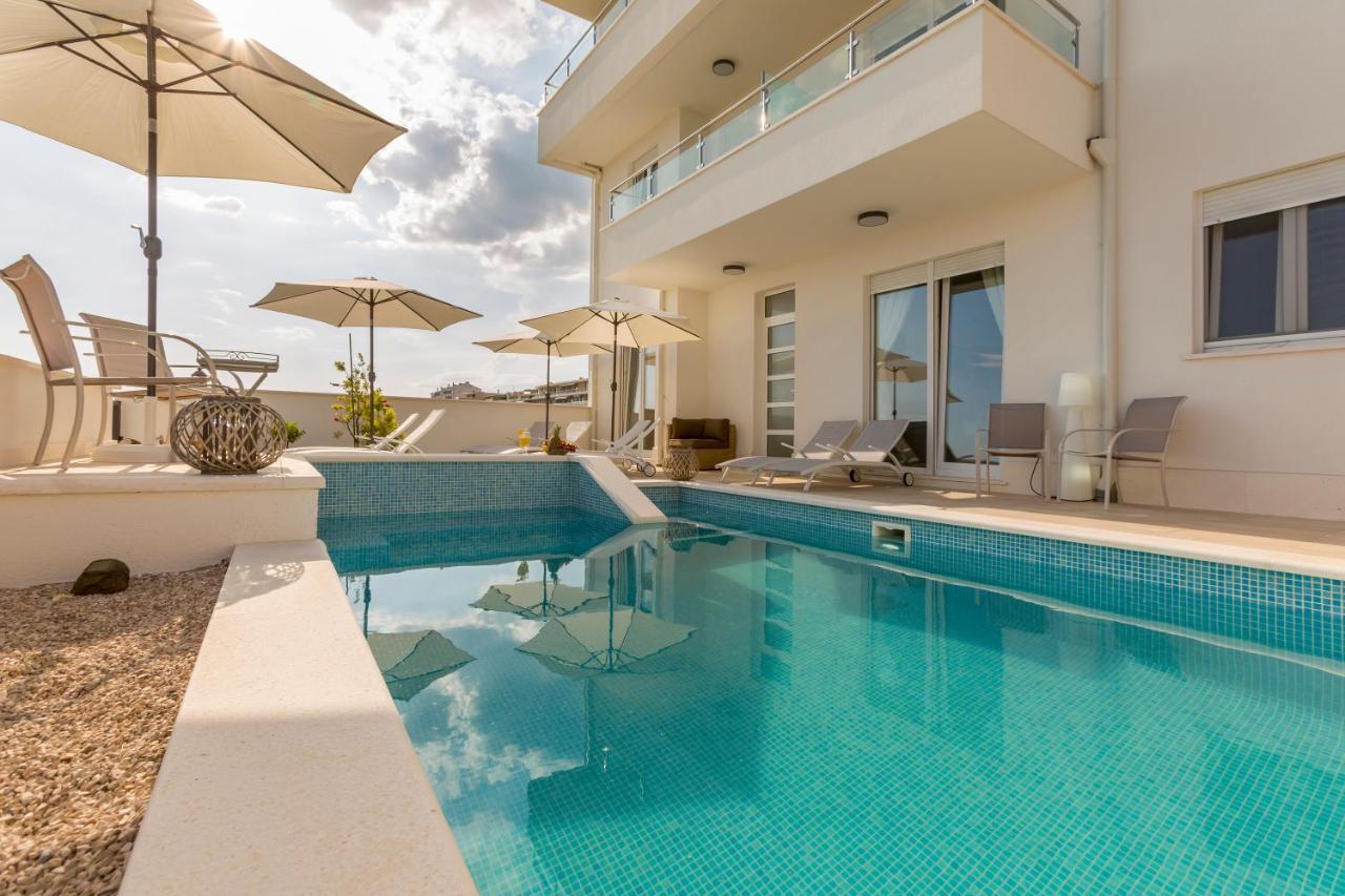 Luxury Villa Bello Horizonte With Swimming Pool Split Extérieur photo